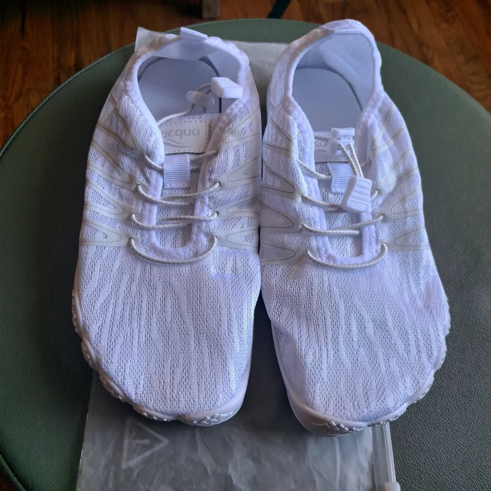 Racqua Water Shoes WZ1117 White Slip On Barefoot Aqua Socks Size 38‎